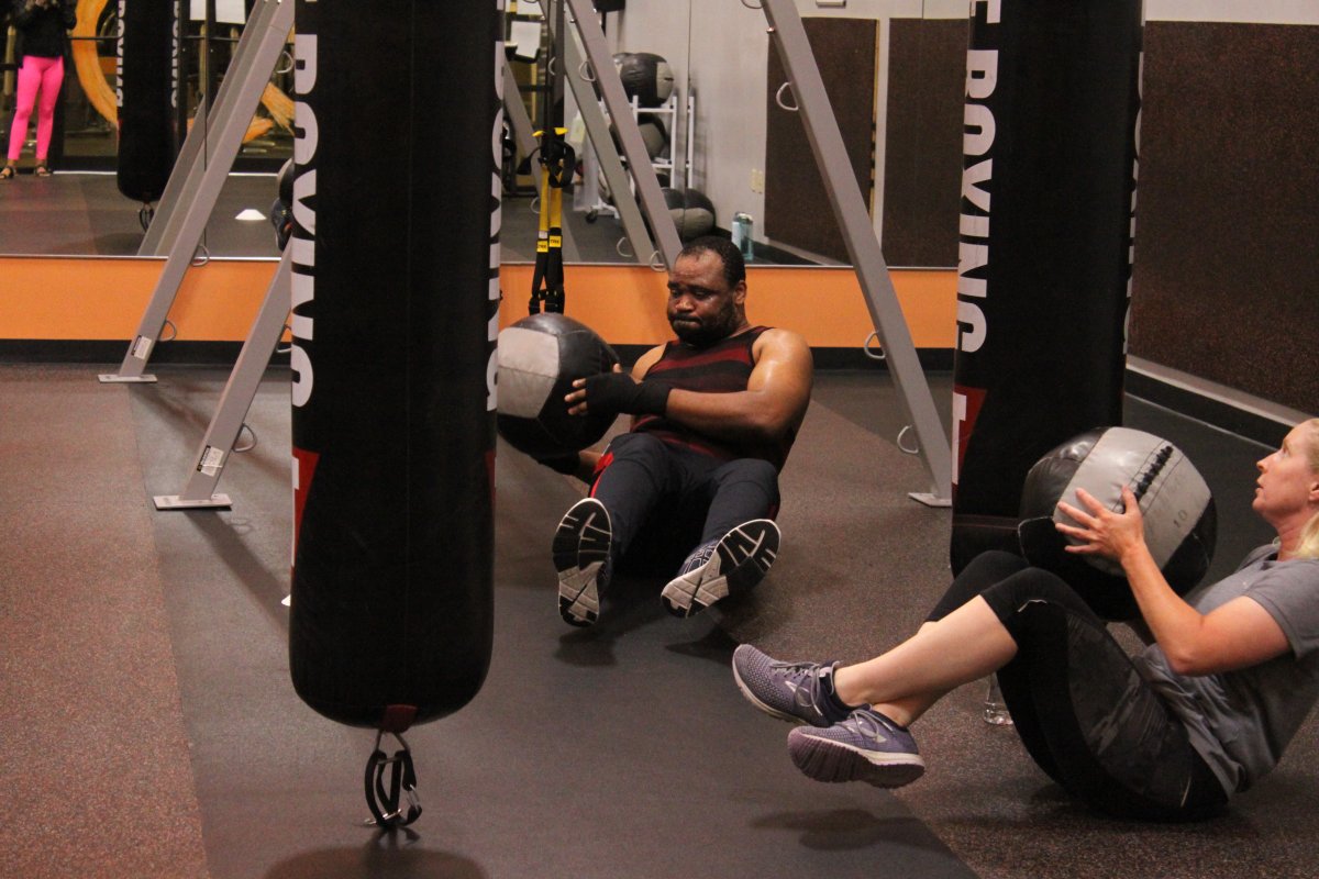 people doing russian twists